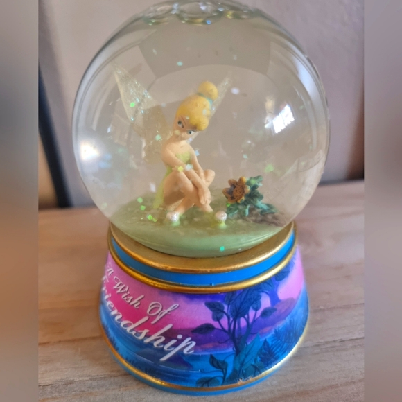 The Bradford Exchange "A Wish Of Friendship" Tinker Bell's Musical Water Globe - Picture 4 of 7